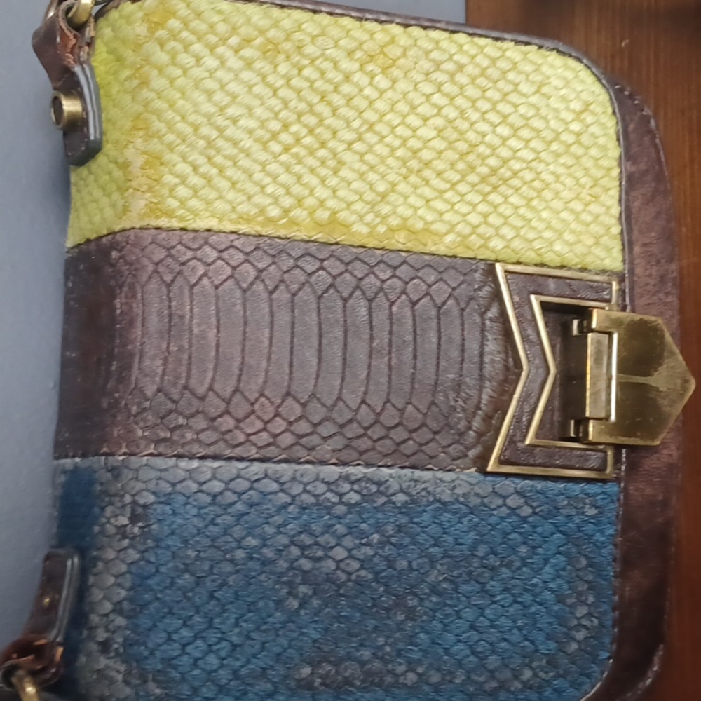 Purse - Picture 2 of 16